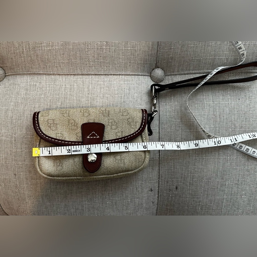 Dooney and Bourke wristlet